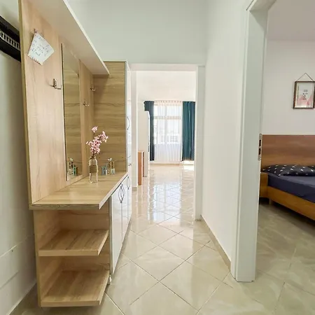 Apartment Vacation 653 Golem (Tirana)